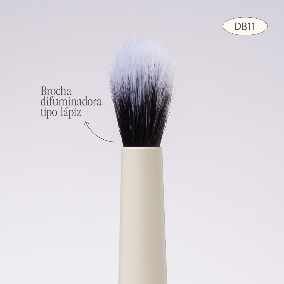 DUO ROUND BLENDING BRUSH AND PENCIL