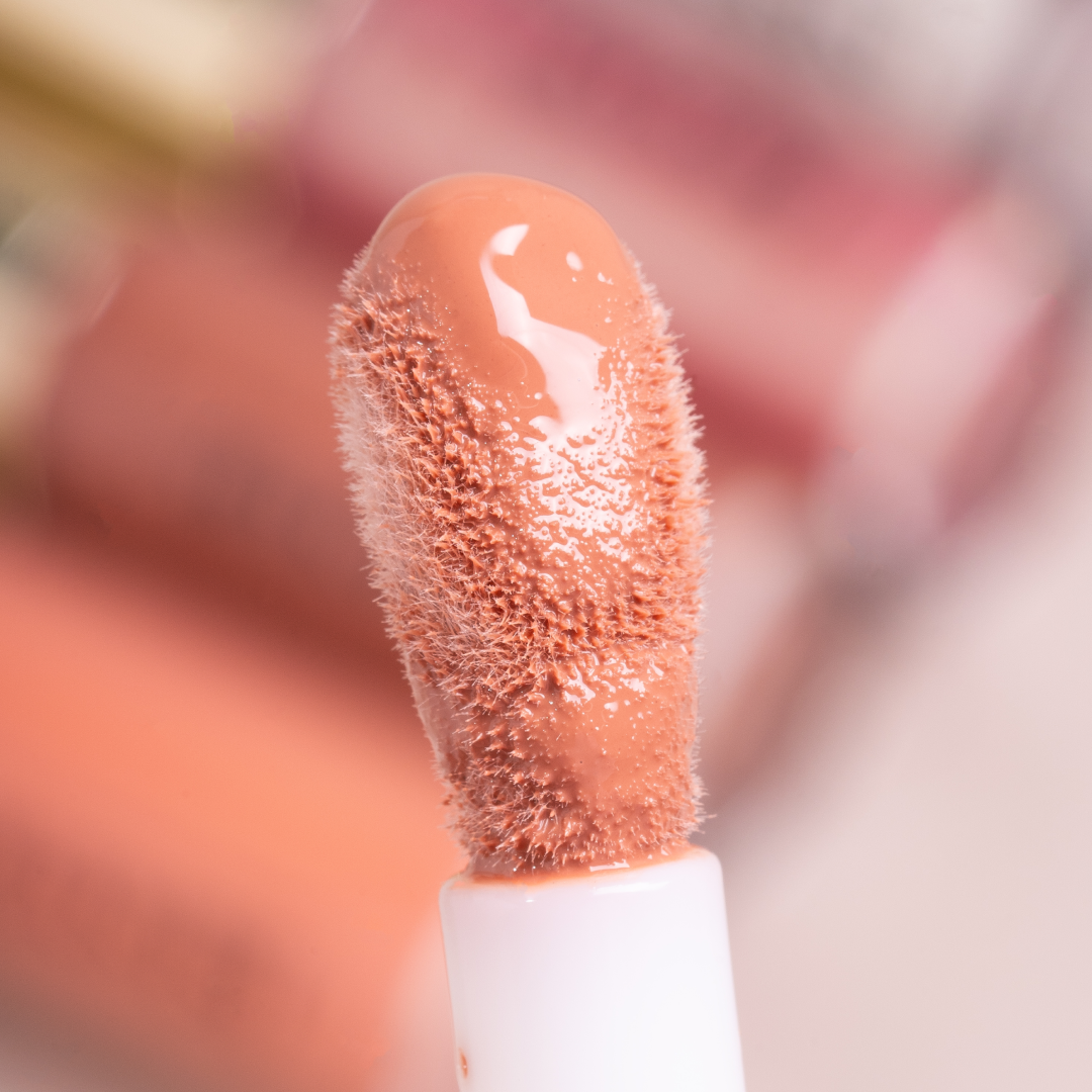 LIP GLOSS 1ST SCENE