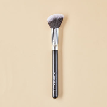 RUNWAY COLLECTION - JL7 CONTOUR/BLUSH BRUSH