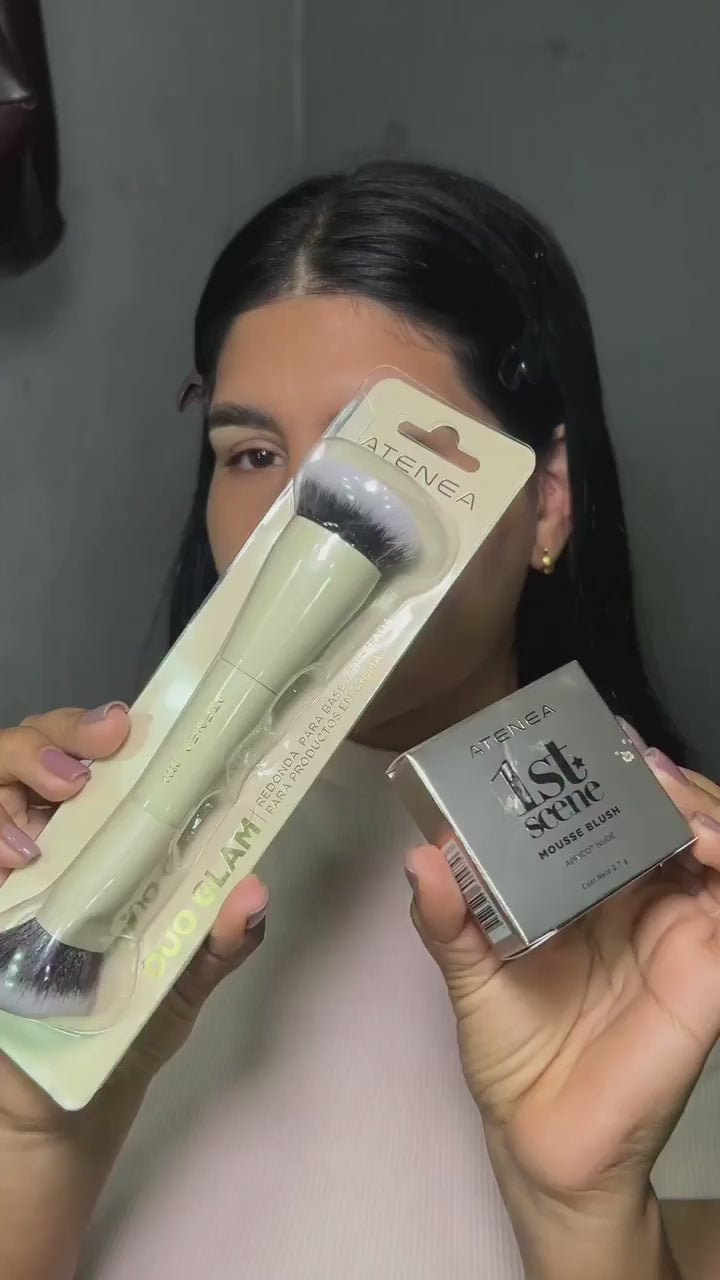 Probando la brocha y el mousse blush de ateneaprofesional le doy un 1000/10🥰🥰🥰